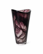 Load image into Gallery viewer, Magnor vase i kunstglass
