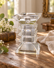 Load image into Gallery viewer, Vintage lysestake i massivt krystallglass
