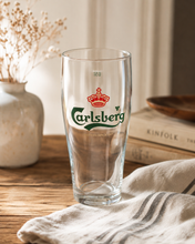 Load image into Gallery viewer, Carlsberg ølglass – 0,5 l
