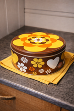 Load image into Gallery viewer, Vintage kjeksboks i metall
