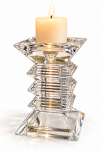 Load image into Gallery viewer, Vintage lysestake i massivt krystallglass
