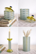 Load image into Gallery viewer, Frostet vintage kunstglass – vase, krukke og lysestake (komplett sett)
