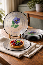 Load image into Gallery viewer, Sett med 6 vintage dessertasjetter
