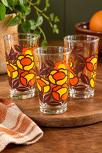 Load image into Gallery viewer, 3 retroglass med blomstermønster
