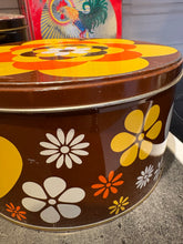 Load image into Gallery viewer, Vintage kjeksboks i metall
