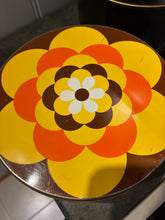 Load image into Gallery viewer, Vintage kjeksboks i metall
